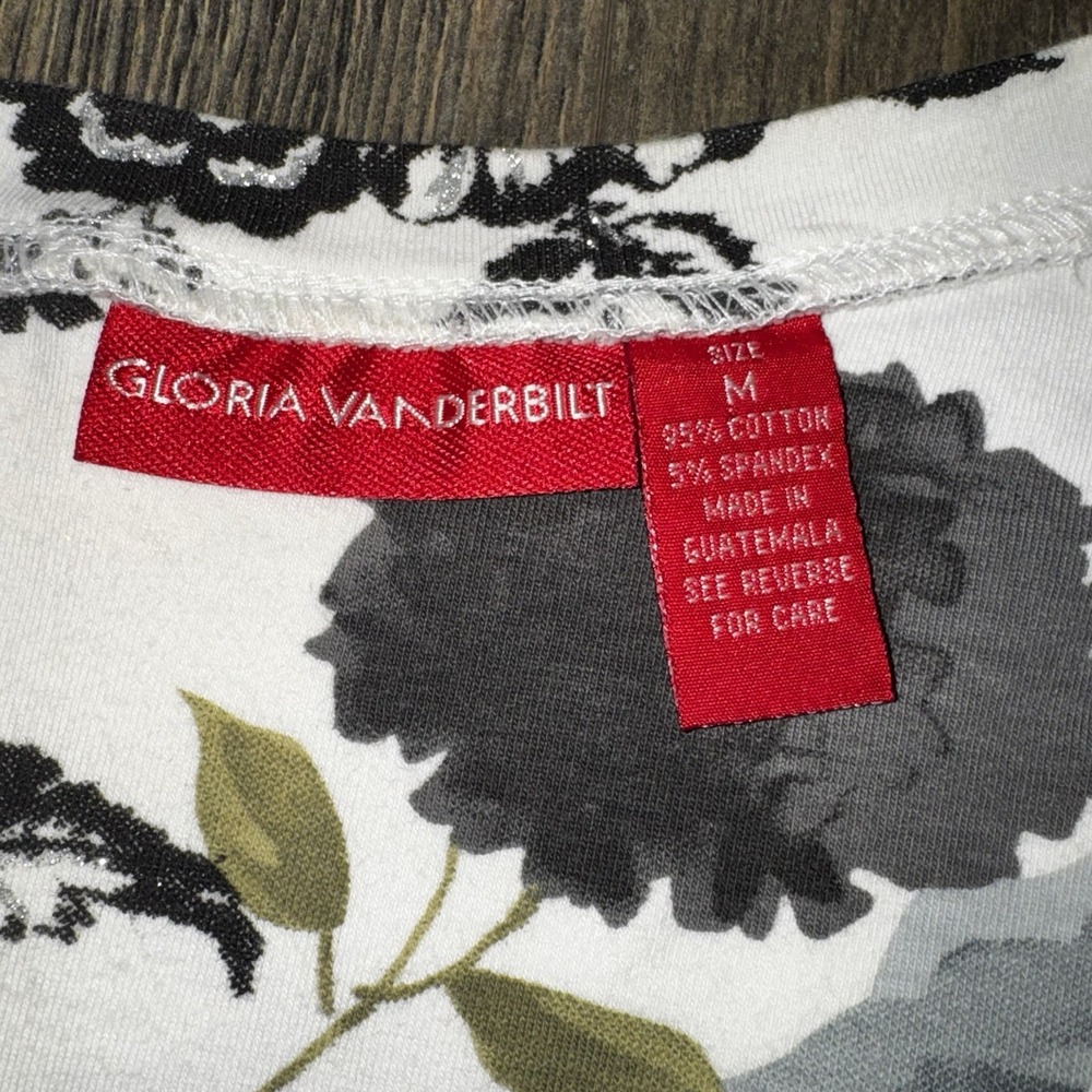 Gloria Vanderbilt Women's M Stretch Top Floral V Neck Short Sparkly Dainty‎ Top - Picture 3 of 12